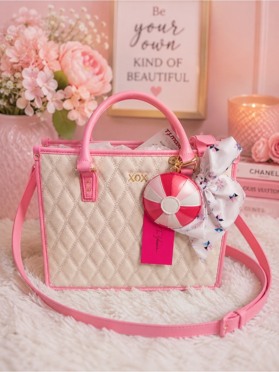 Betsey Johnson Handbags - Betsey Johnson Cream and Pink Quilted Tote  Beach umbrella tote w Scarf Charm